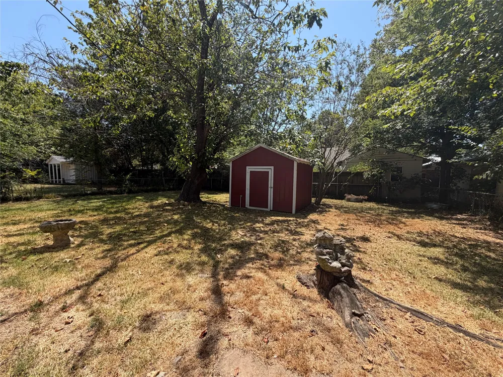 2220 Bella Vista Drive Paris, TX 75460