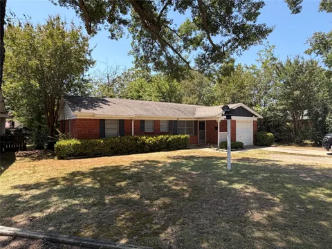 2220 Bella Vista Drive