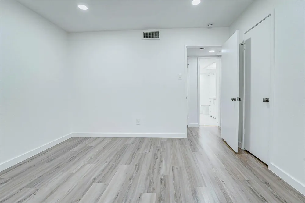 7555 Katy Freeway #55 Houston, TX 77024