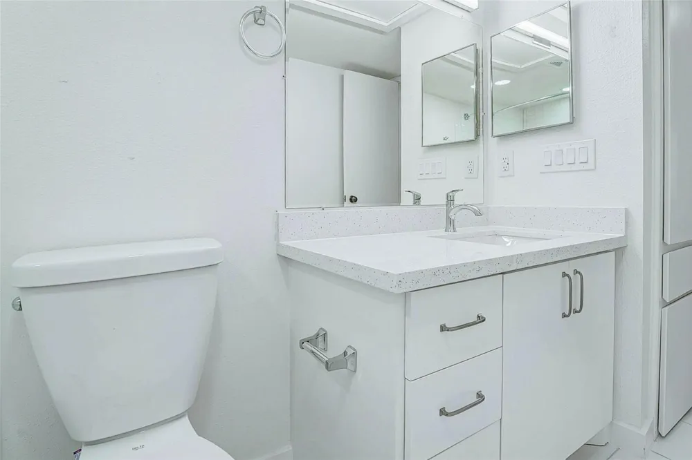 7555 Katy Freeway #55 Houston, TX 77024