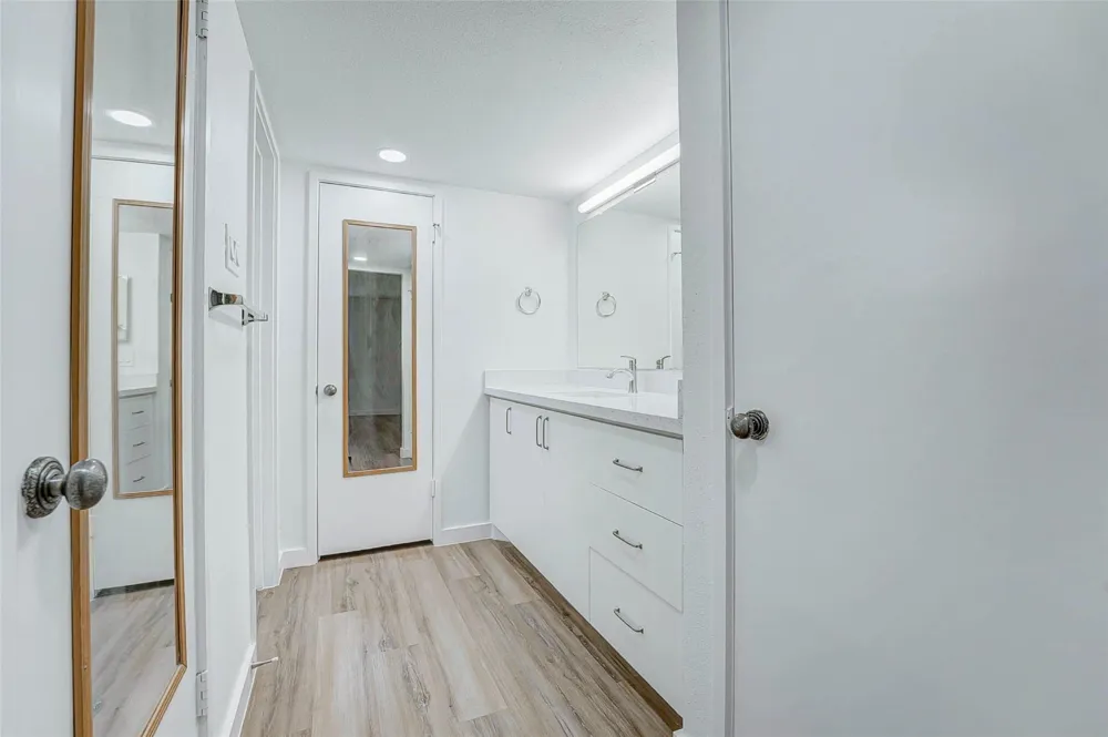 7555 Katy Freeway #55 Houston, TX 77024