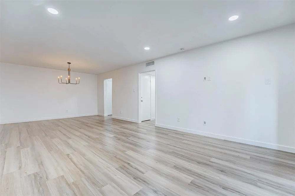 7555 Katy Freeway #55 Houston, TX 77024
