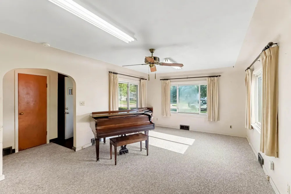 24 Allison Drive Battle Creek, MI 49037