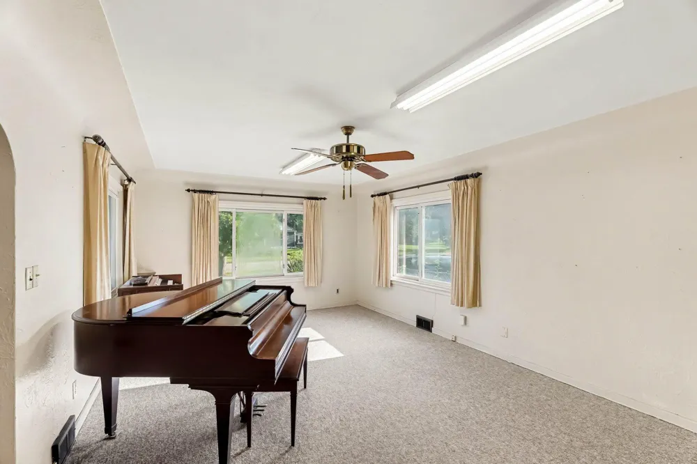 24 Allison Drive Battle Creek, MI 49037
