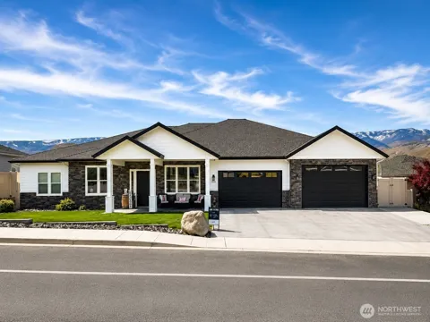2858 SE Falcon View Drive