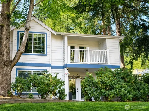 8653 Avondale Rd NE #D208