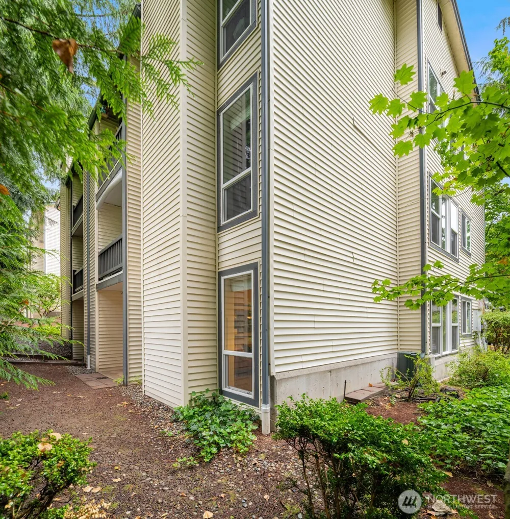 8615 238th Street SW #B101 Edmonds, WA 98026