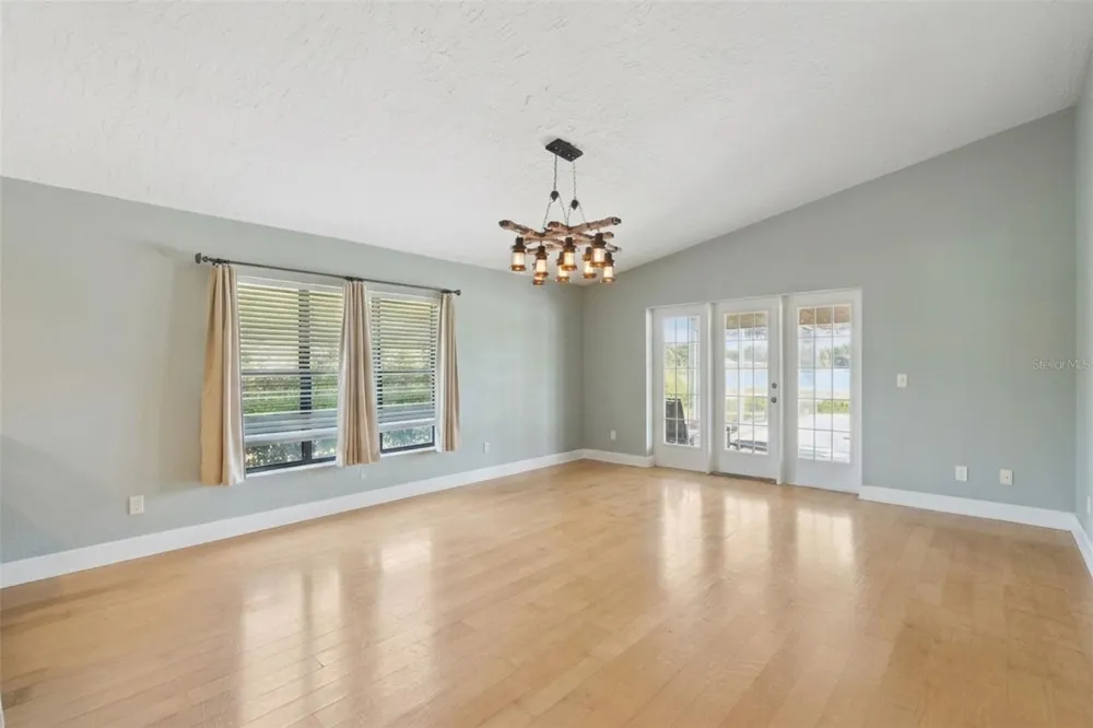 25 LAKEWOOD CAUSEWAY Winter Haven, FL 33884