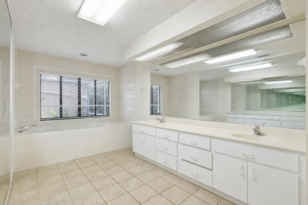 25 LAKEWOOD CAUSEWAY Winter Haven, FL 33884