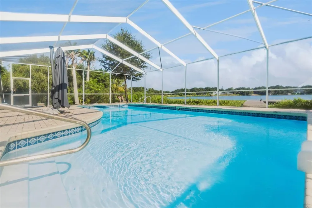 25 LAKEWOOD CAUSEWAY Winter Haven, FL 33884