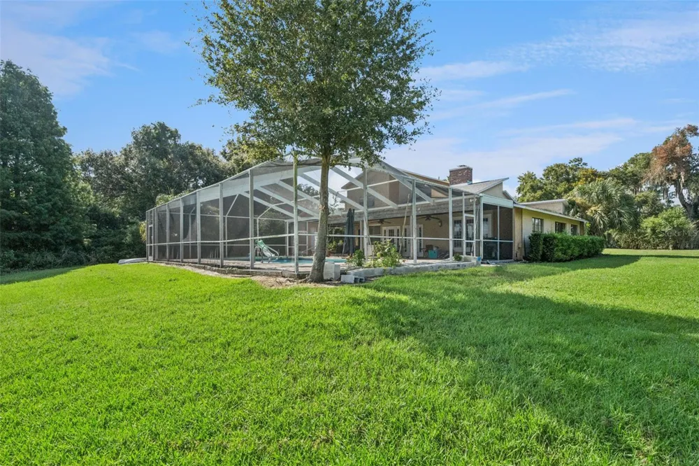25 LAKEWOOD CAUSEWAY Winter Haven, FL 33884