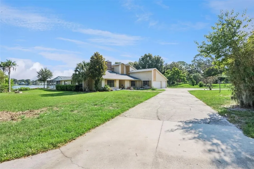 25 LAKEWOOD CAUSEWAY Winter Haven, FL 33884