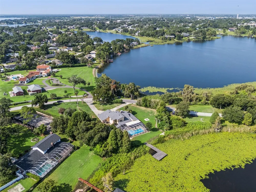 25 LAKEWOOD CAUSEWAY Winter Haven, FL 33884