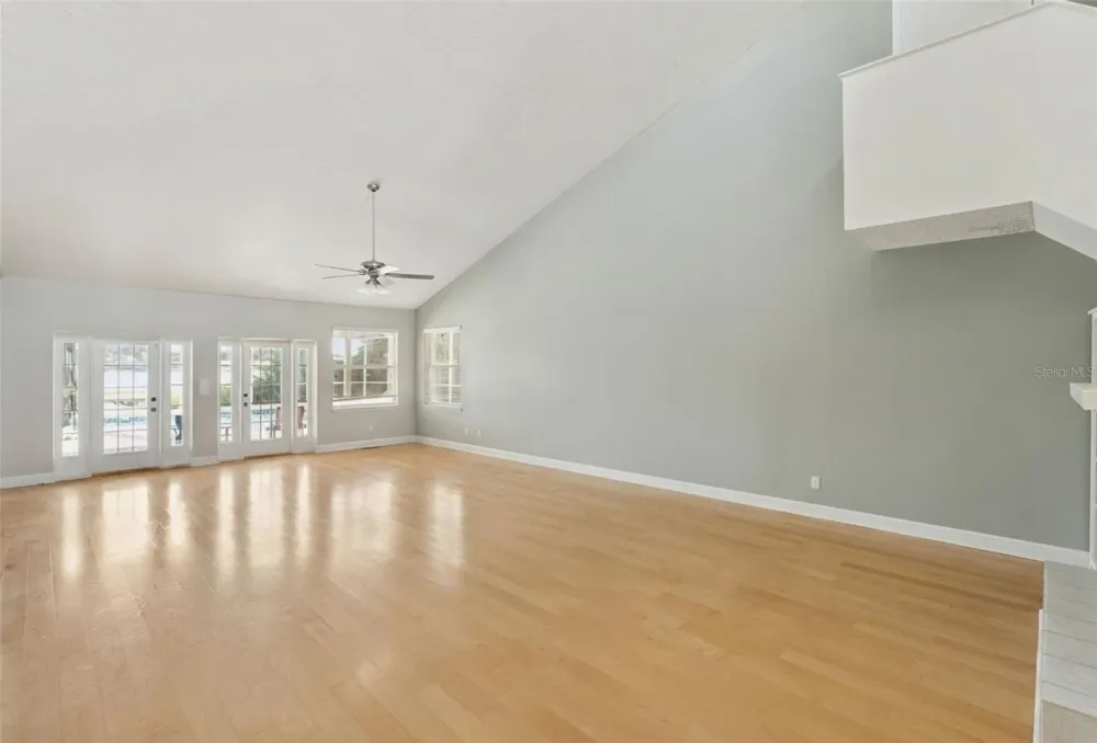 25 LAKEWOOD CAUSEWAY Winter Haven, FL 33884