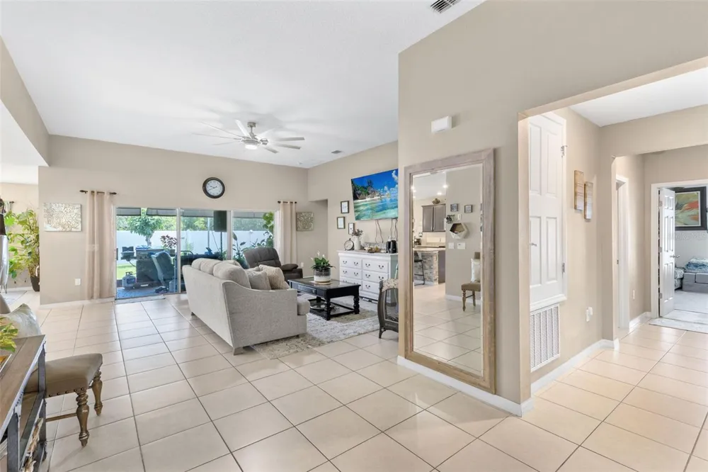 394 BLUE LAKE CIRCLE Kissimmee, FL 34758