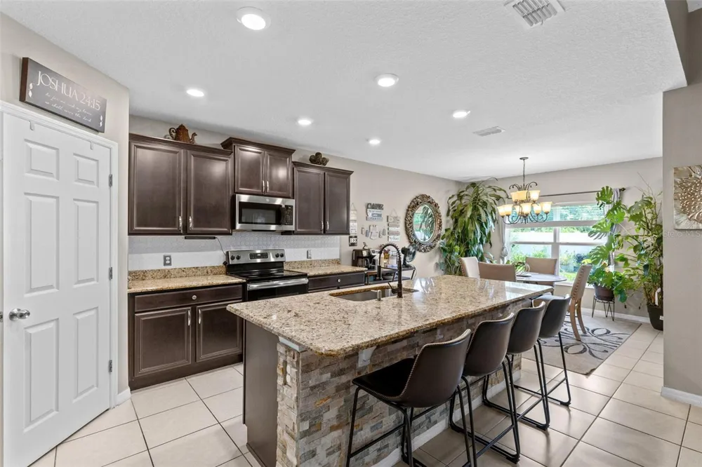 394 BLUE LAKE CIRCLE Kissimmee, FL 34758