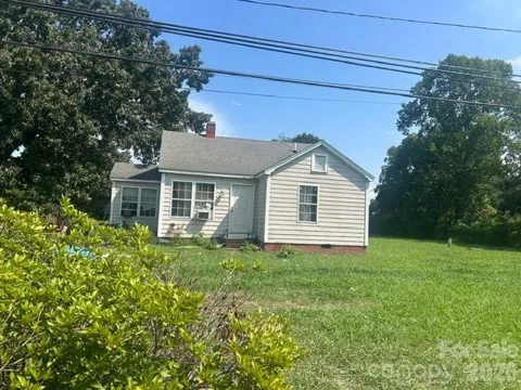 4621 Highway 74 Highway E