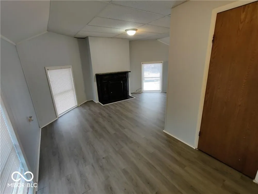 617 W Franklin Street #Studio 4 Shelbyville, IN 46176