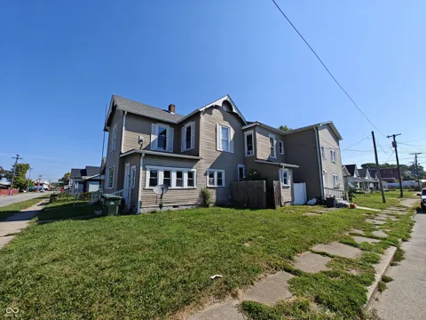 202 E Taylor Street E #1