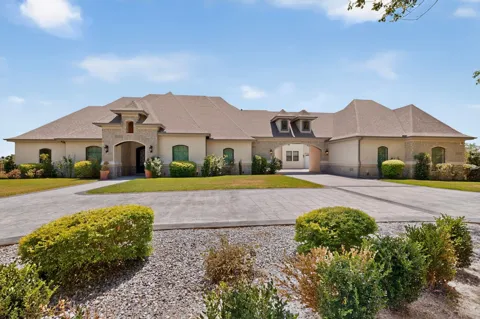 2055 Parkview Drive