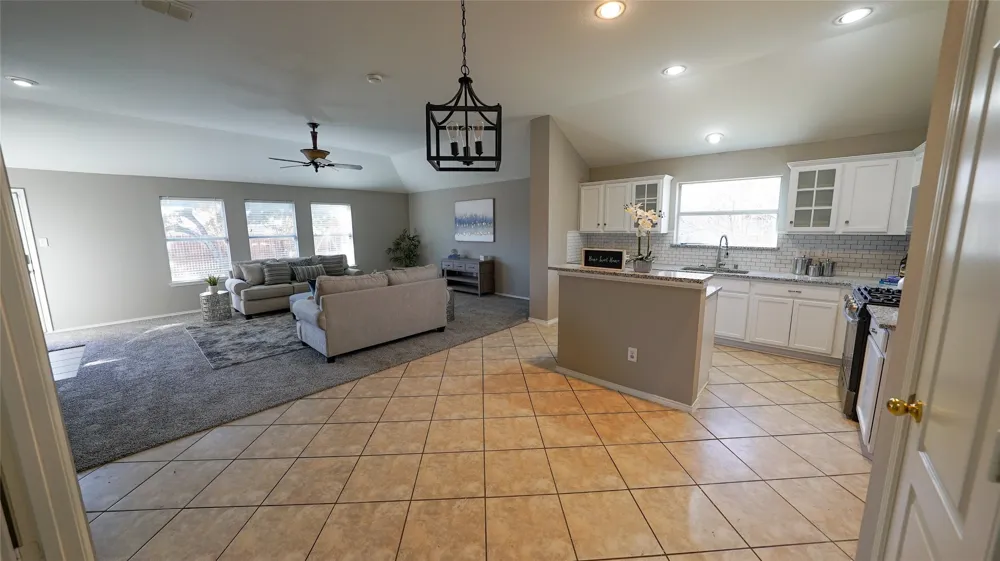 620 Azalea Glenn Heights, TX 75154