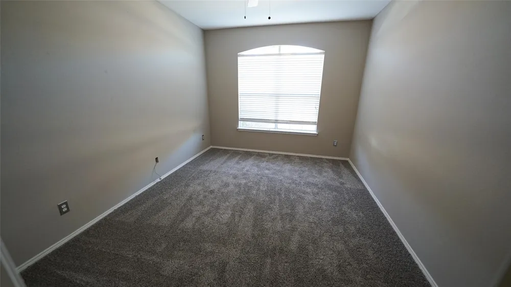 620 Azalea Glenn Heights, TX 75154