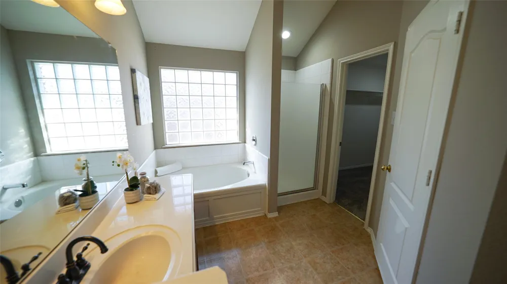 620 Azalea Glenn Heights, TX 75154