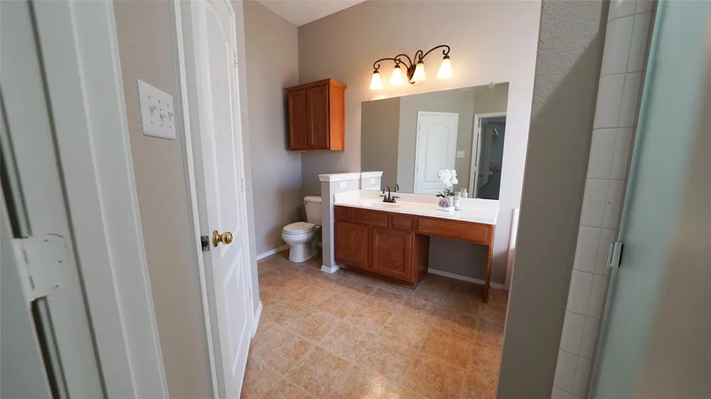 620 Azalea Glenn Heights, TX 75154