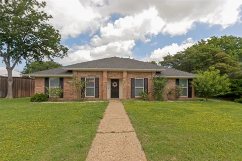 2013 Pleasant Valley Drive