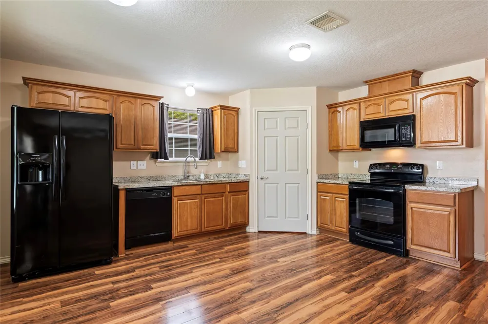 2621 31st Avenue Texas City, TX 77590
