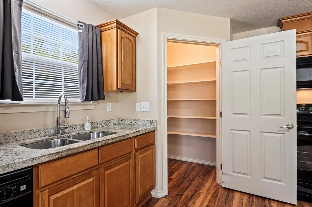 2621 31st Avenue Texas City, TX 77590
