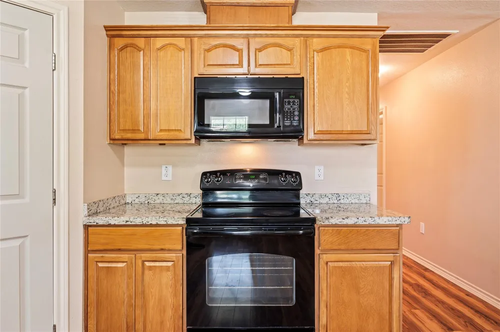 2621 31st Avenue Texas City, TX 77590