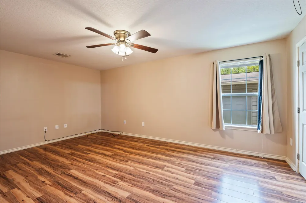 2621 31st Avenue Texas City, TX 77590