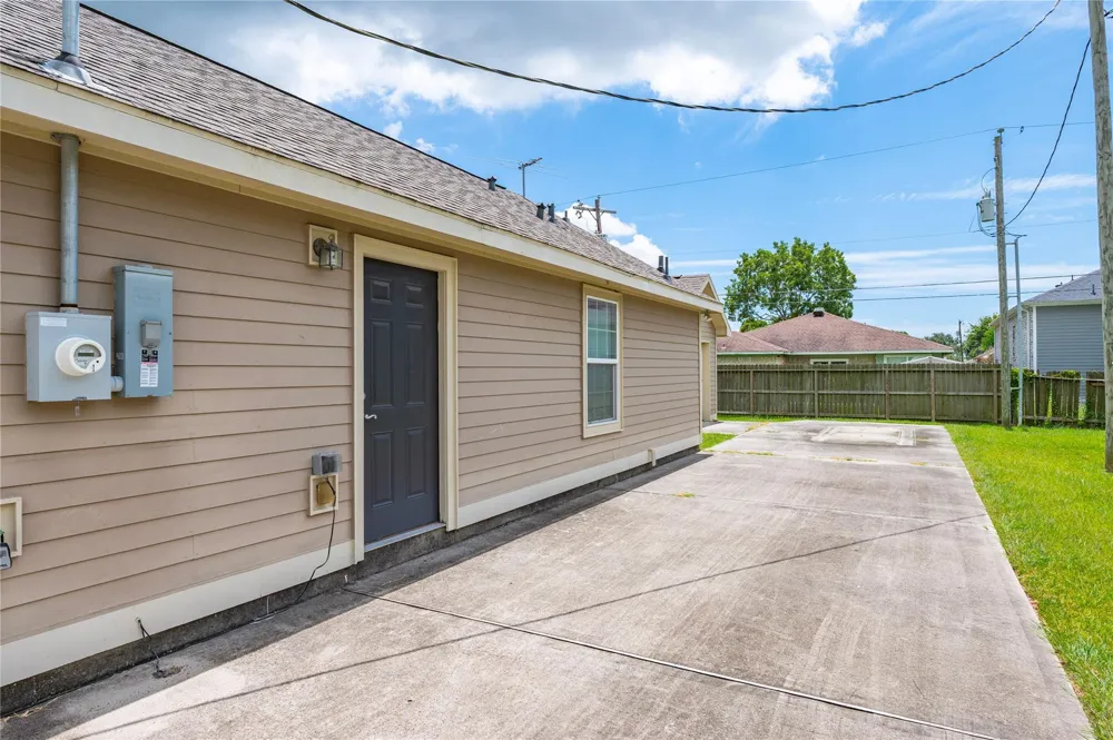 2621 31st Avenue Texas City, TX 77590
