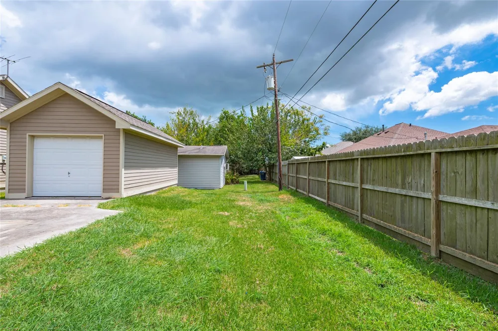 2621 31st Avenue Texas City, TX 77590