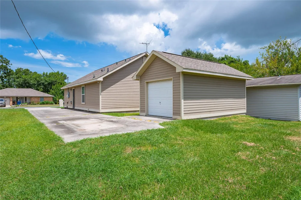 2621 31st Avenue Texas City, TX 77590