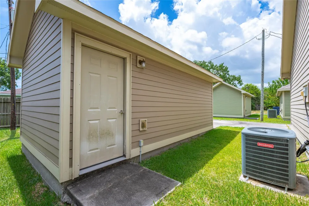2621 31st Avenue Texas City, TX 77590