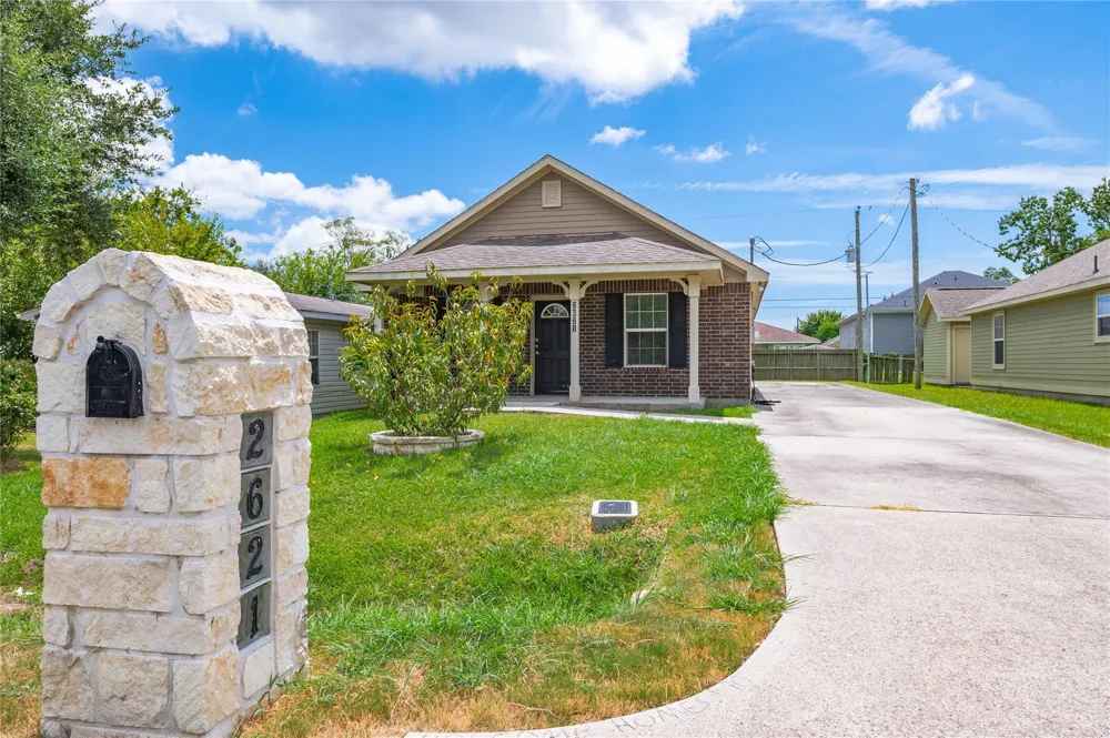 2621 31st Avenue Texas City, TX 77590