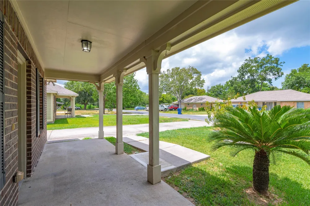 2621 31st Avenue Texas City, TX 77590