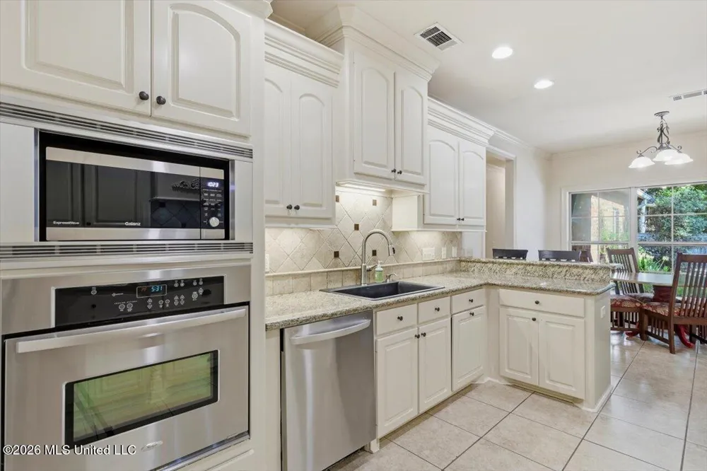 124 Hemlock Lane Madison, MS 39110