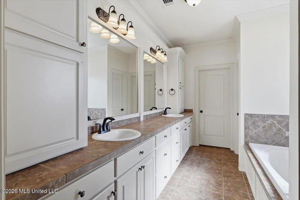 124 Hemlock Lane Madison, MS 39110