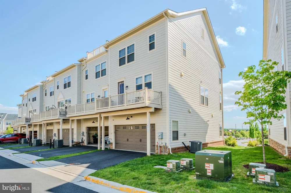 813 SAWBACK SQUARE NE Leesburg, VA 20176