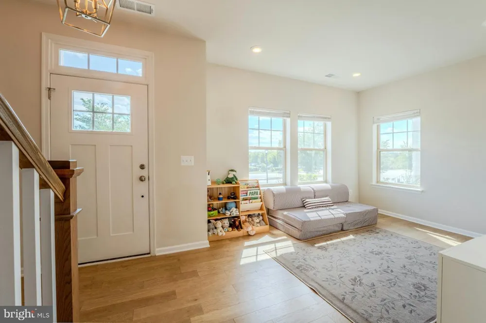 813 SAWBACK SQUARE NE Leesburg, VA 20176
