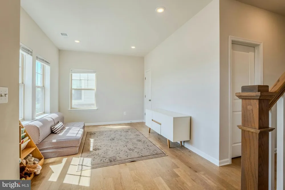 813 SAWBACK SQUARE NE Leesburg, VA 20176