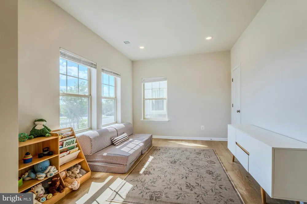 813 SAWBACK SQUARE NE Leesburg, VA 20176