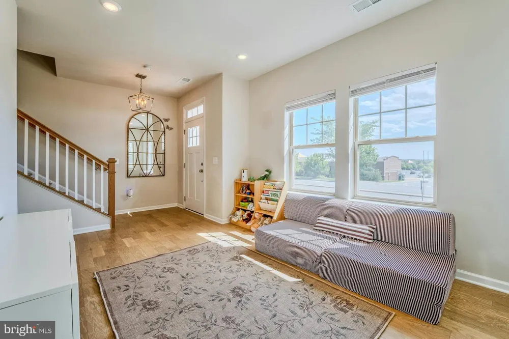 813 SAWBACK SQUARE NE Leesburg, VA 20176