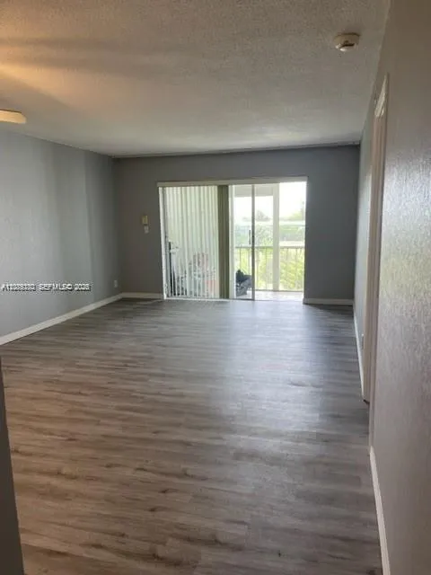 950 Hillcrest Dr #506