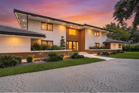 12111 NW 5th Ct