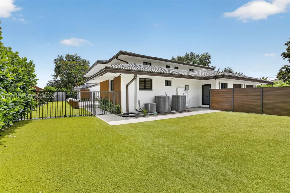 12111 NW 5th Ct Plantation, FL 33325