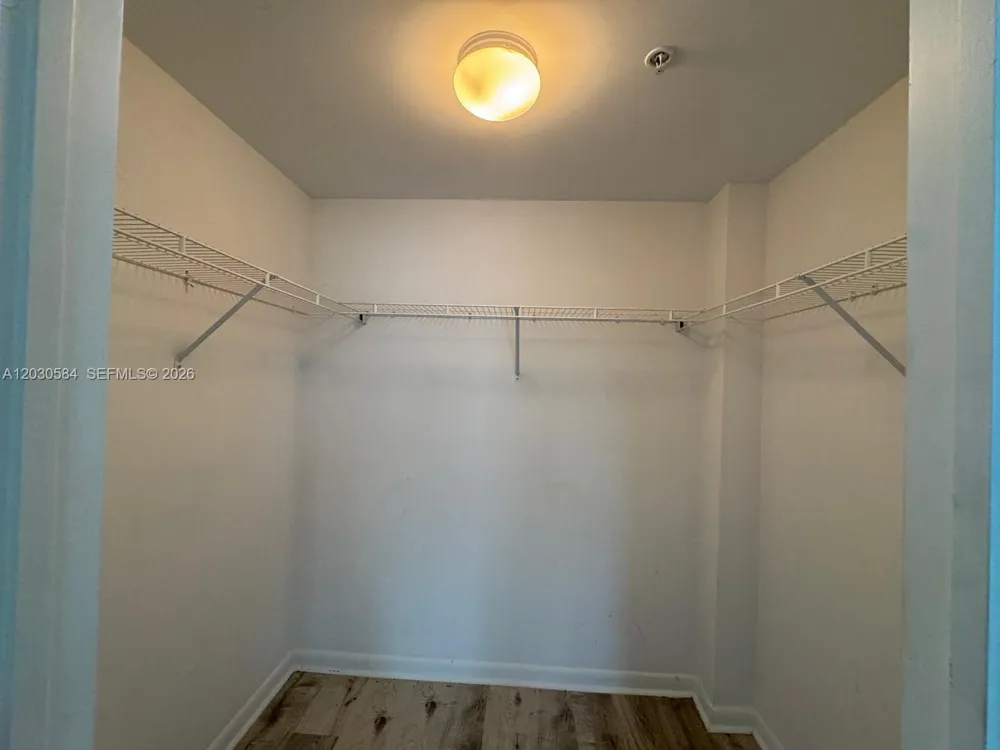 244 Biscayne Blvd #2105 Miami, FL 33132